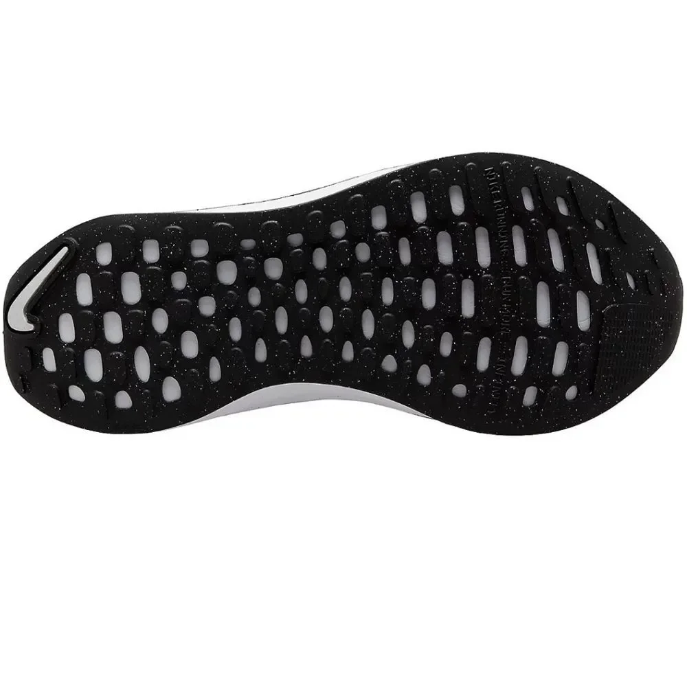 Nike Women's Black and Gray Knit Athletic Running Shoes